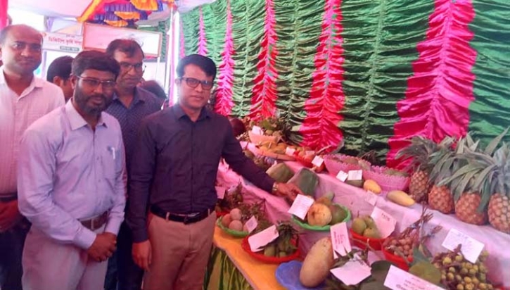 মাগুরায় তিন দিনব্যাপি ফল মেলার উদ্বোধন মাগুরায় তিন দিনব্যাপি ফল মেলার উদ্বোধন