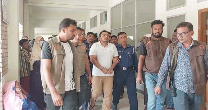 শিক্ষার্থীকে গুলি করা সেই শিক্ষক ৫ দিনের রিমান্ডে শিক্ষার্থীকে গুলি করা সেই শিক্ষক ৫ দিনের রিমান্ডে