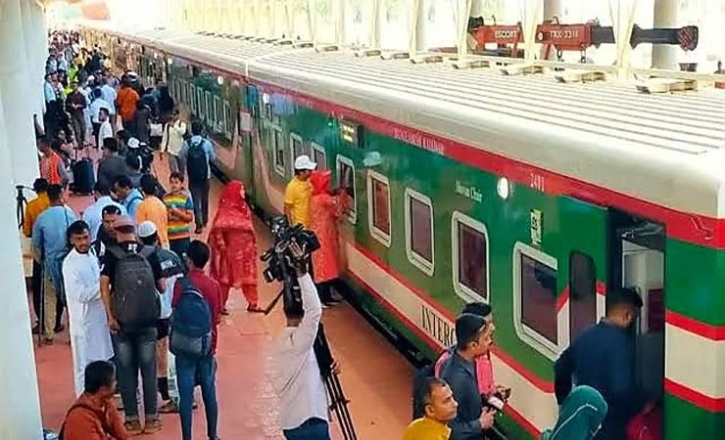 ঢাকা-কক্সবাজার রুটে যুক্ত হচ্ছে আরও ৩টি নতুন ট্রেন ঢাকা-কক্সবাজার রুটে যুক্ত হচ্ছে আরও ৩টি নতুন ট্রেন