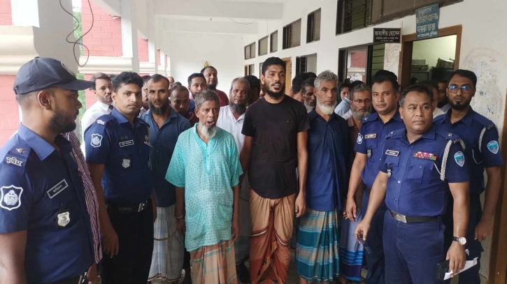 কুমিল্লায় ৬ জনের মৃত্যুদণ্ড, ১০ জনের যাবজ্জীবন কুমিল্লায় ৬ জনের মৃত্যুদণ্ড, ১০ জনের যাবজ্জীবন