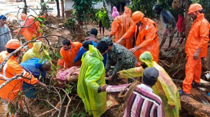 কেরালায় ভূমিধসে প্রাণহানি বেড়ে ৩০৮ কেরালায় ভূমিধসে প্রাণহানি বেড়ে ৩০৮