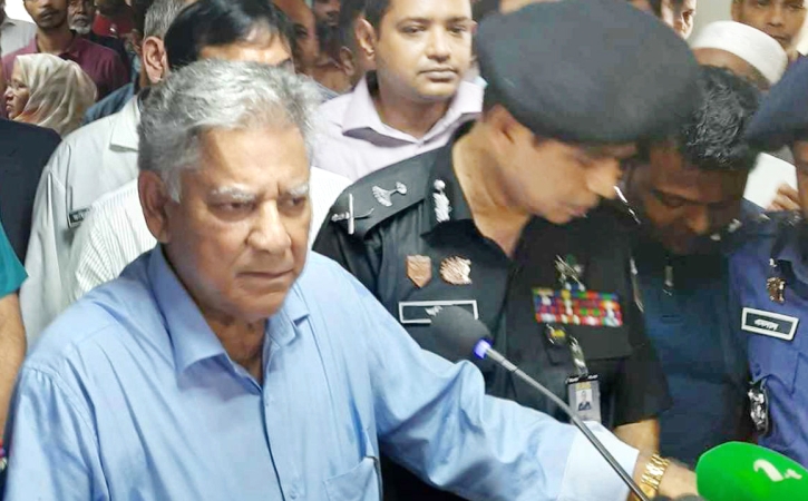 পুলিশকে যারা দানব বানিয়েছে, তাদের বিচার হবে: স্বরাষ্ট্র উপদেষ্টা পুলিশকে যারা দানব বানিয়েছে, তাদের বিচার হবে: স্বরাষ্ট্র উপদেষ্টা