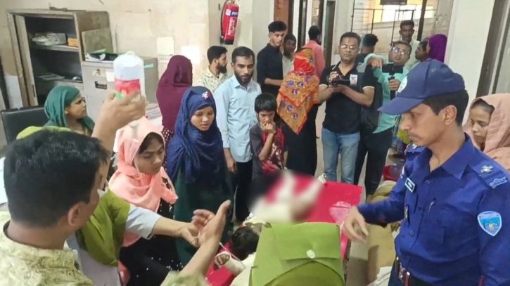 ভাসানচরে সিলিন্ডার বিস্ফোরণ : চমেকে রোহিঙ্গা শিশুর মৃত্যু ভাসানচরে সিলিন্ডার বিস্ফোরণ : চমেকে রোহিঙ্গা শিশুর মৃত্যু