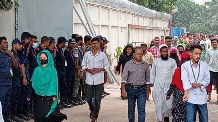 আশুলিয়ায় ২২ কারখানা অনির্দিষ্টকালের জন্য বন্ধ আশুলিয়ায় ২২ কারখানা অনির্দিষ্টকালের জন্য বন্ধ