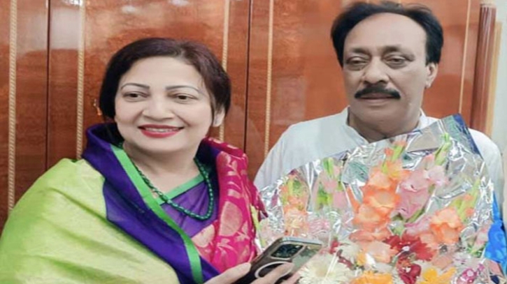 সাবেক এমপি হেনরী ও তার স্বামীর নামে অস্ত্র মামলা দায়ের সাবেক এমপি হেনরী ও তার স্বামীর নামে অস্ত্র মামলা দায়ের
